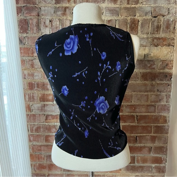 Vintage Floral Black and Blue Women's Top/Tank -Size S -TP30 - Picture 4 of 7